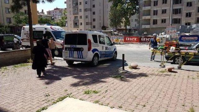 İnşaat Iş&ccedil;isi, Alacağı I&ccedil;in 10 uncu Kata &Ccedil;ıktı 1