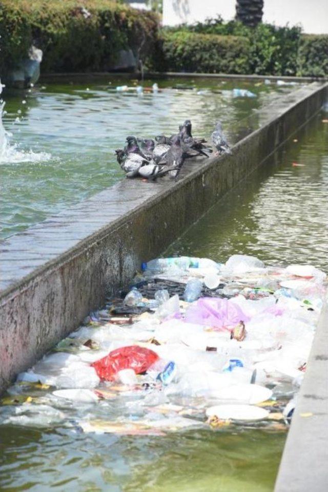 İzmir'de Demokrasi Nöbeti Temizliği