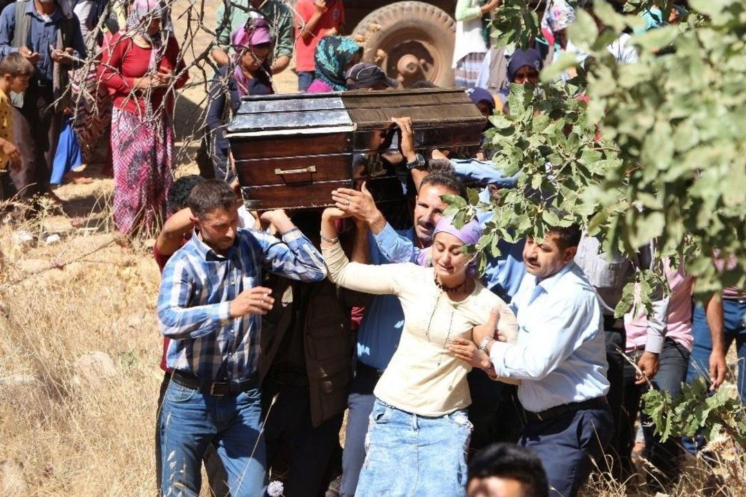 Ter&ouml;ristlerin Katlettiği &Ccedil;oban Toprağa Verildi