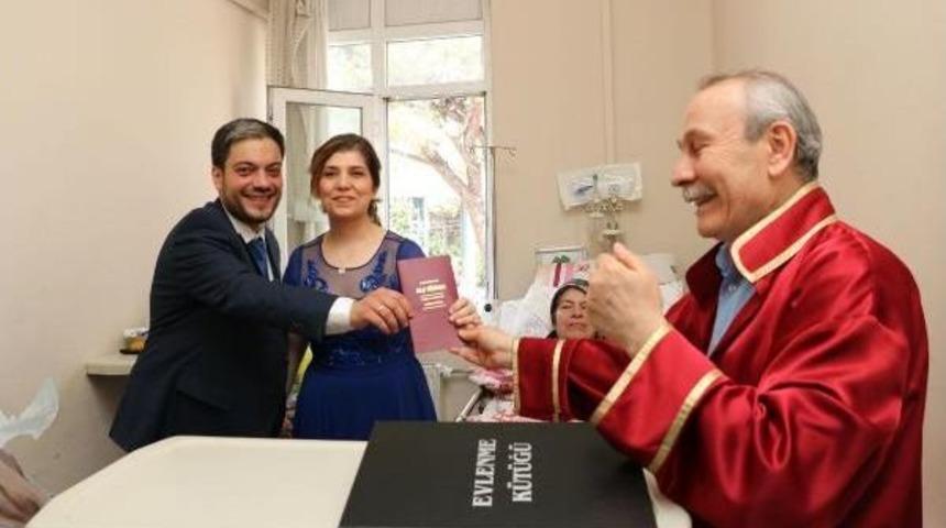 Hastane Odasında Nikah Kıydılar