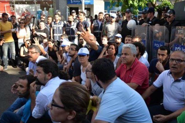 Diyarbakır'da Izinsiz Protestoya Polis Müdahalesi: 32 Gözaltı