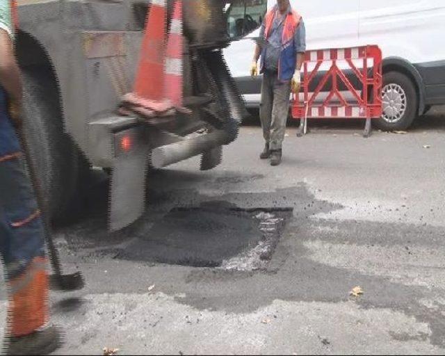 Beşiktaş Saray Caddesi'nde Bomba Uzmanı Incelemesini Tamamladı