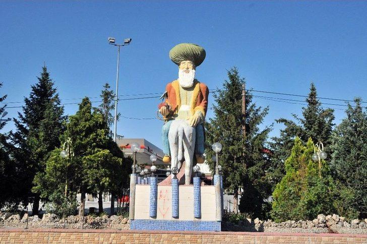 Nasreddin Hoca Heykeline Tepki G2