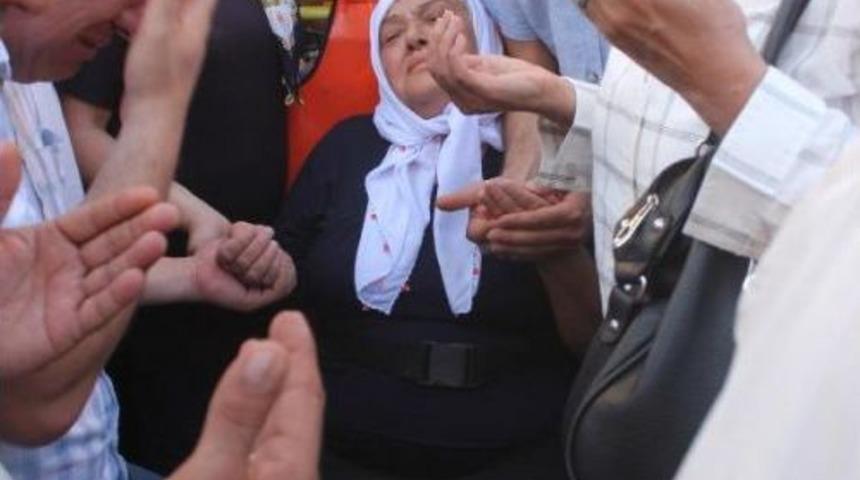 Denetim Noktasındaki Kazada Şehit Olan Polis, Memleketine Uğurlandı (2)