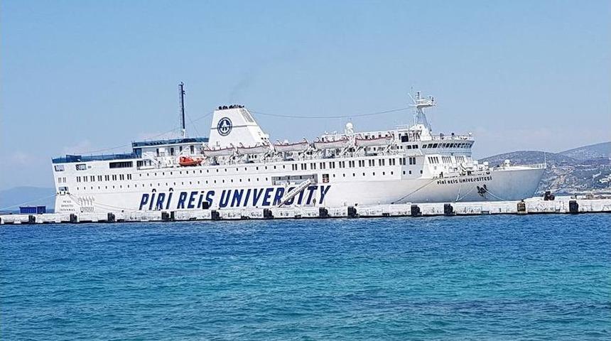 Piri Reis Eğitim Gemisi Kuşadası&rsquo;nda