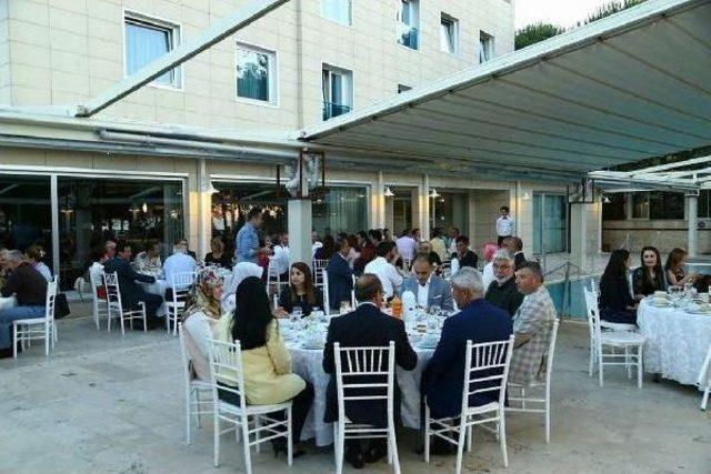 Başsavcı Ahmet &Ccedil;i&ccedil;ekli ye Veda Yemeği 1