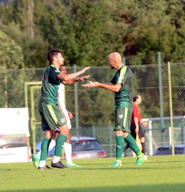 Bursaspor İlk Hazırlık Maçında Farklı Galip Geldi