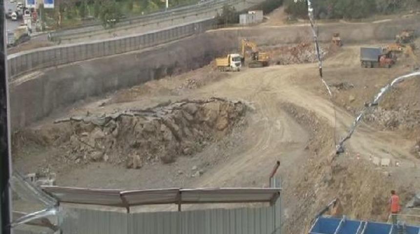 İnşaat Alanındaki Kontroll&uuml; Patlatma Mahalleliyi Sokağa D&ouml;kt&uuml;