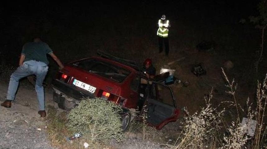 Otomobil Şarampole Devrildi: 4 Yaralı