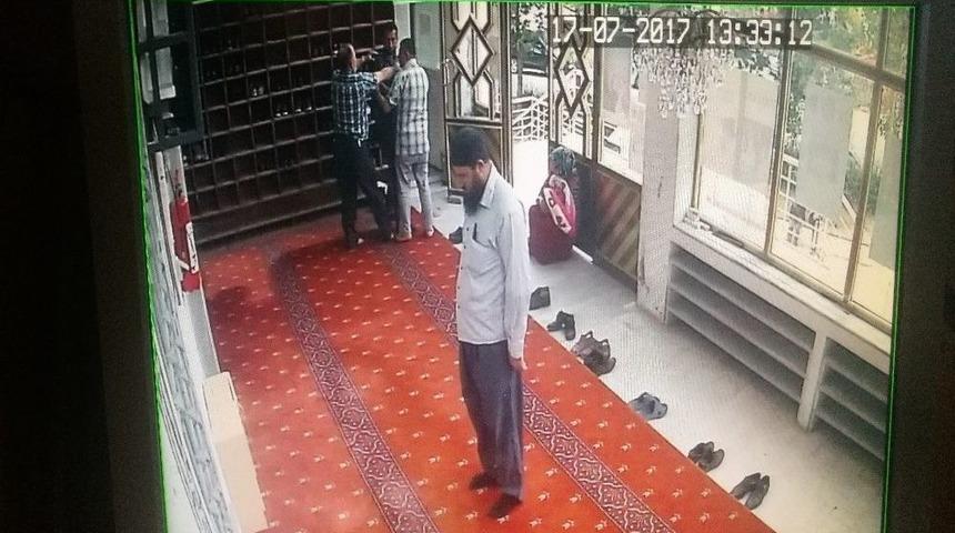 Seri Hırsız Son İşinde Cemaate Yakalandı