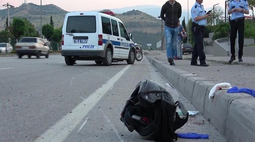 Devrilen Motosikletin S&uuml;r&uuml;c&uuml;s&uuml; Yaralandı