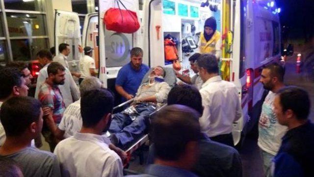 Kavgada Yaralanan 2 Kişinin Yakınları Da Hastanede Kavga Etti 2