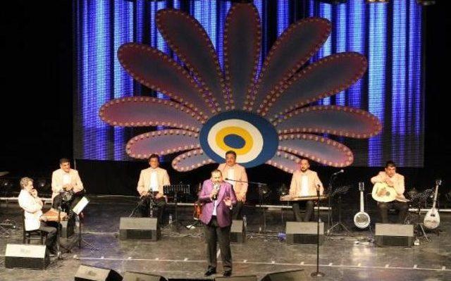 56. Uluslararası Bursa Festivali’Nde Ata Demirer Rüzgarı Esti 1