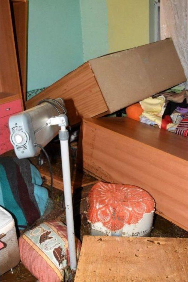 Çanakkale’De Sel Gökçebayır Köyünü Vurdu 3