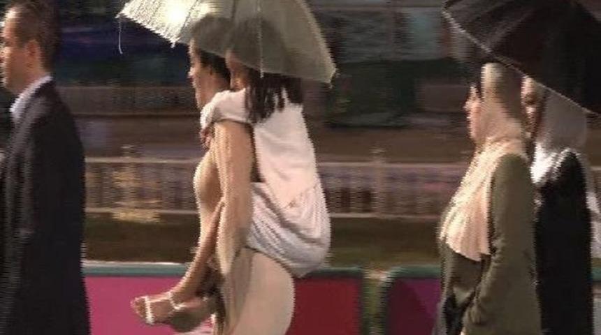 İstanbul'da Sağanak Yağmur Etkili Oldu