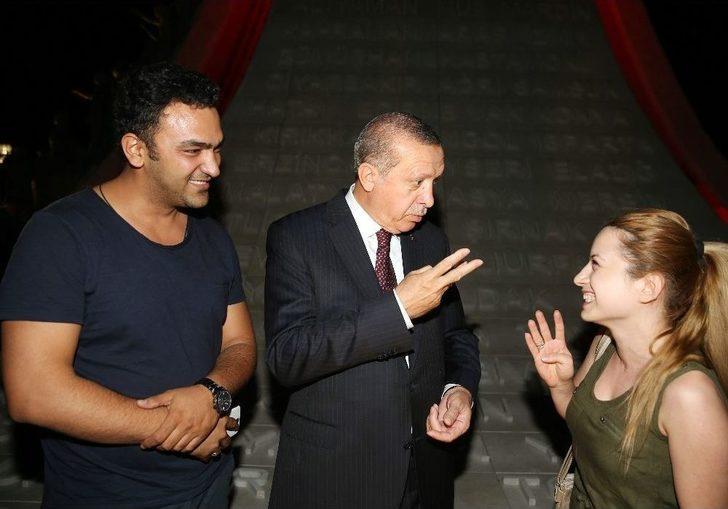 Cumhurbaşkanı Erdoğan, Şehitler Abidesi’ni Ziyaret Etti G2