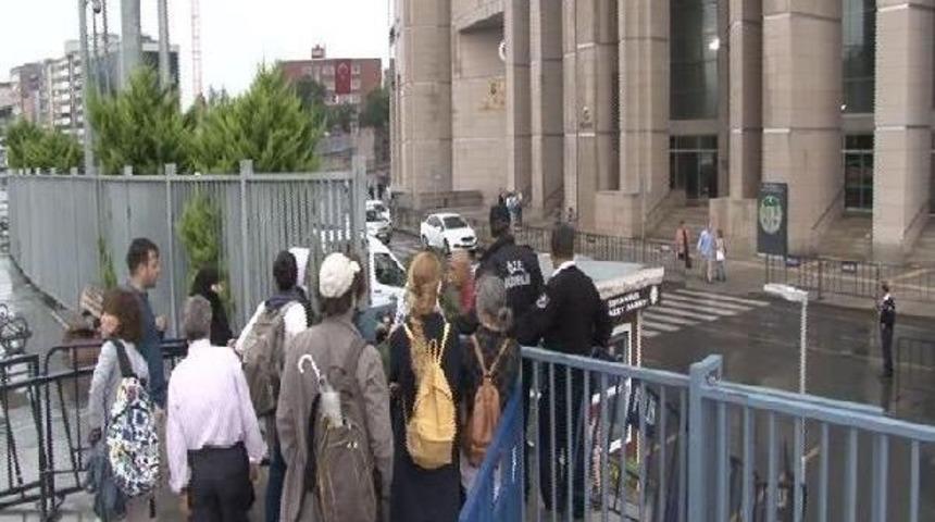 B&uuml;y&uuml;kada'daki Toplantıya 6 Tutuklama (Geniş Haber)