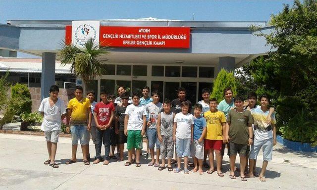 &Ouml;ğrenciler Kampta Tatilin Keyfini &Ccedil;ıkardı 1