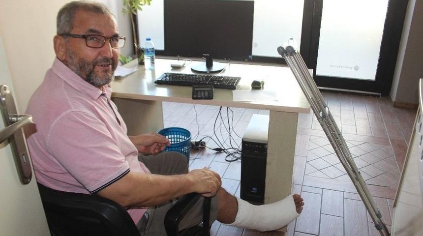 Ayağını Kırdı Yine De 40 Yıllık Geleneğinden Vazge&ccedil;medi