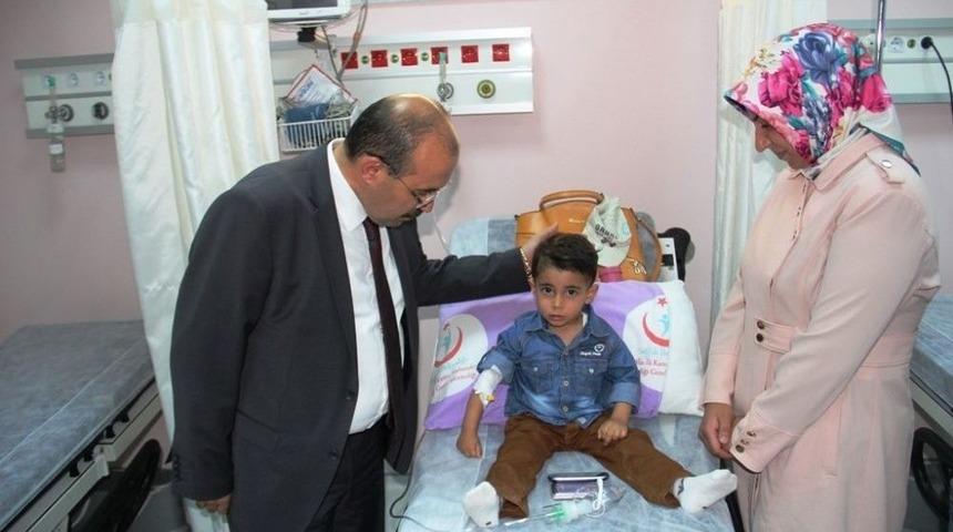 Vali Ustaoğlu&rsquo;ndan Hastane Ziyareti