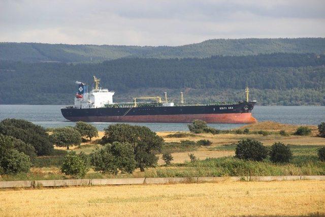&Ccedil;anakkale Boğazı&rsquo;nda Gemi Karaya Oturdu 1