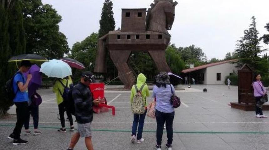 Truva Antik Kenti'ne Koreli Ziyareti