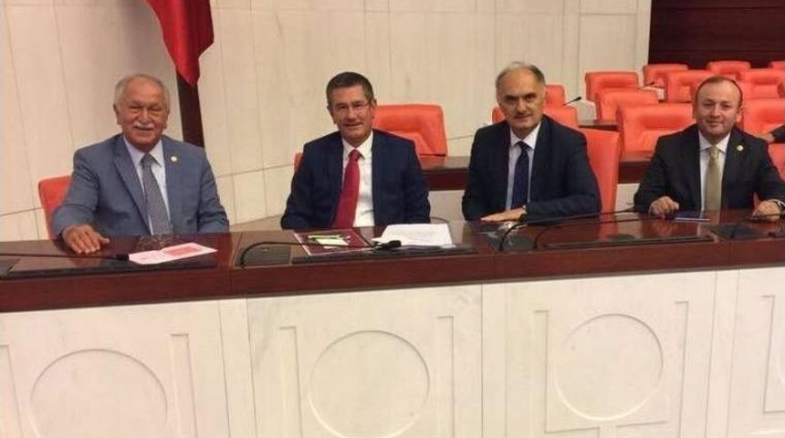 Giresun İ&ccedil;in Yan Yana Geldiler.