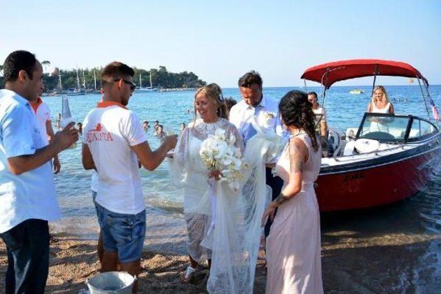 Norveçli Emeline, Aşığı Olduğu Kemer de Evlendi 2