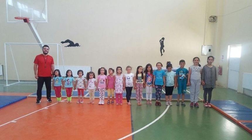 Pazarlar&rsquo;da Yaz Spor Okulu A&ccedil;ıldı