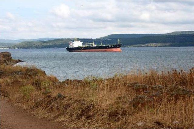 Yunan Bayraklı Tanker Çanakkale Boğazı'nda Karaya Oturdu