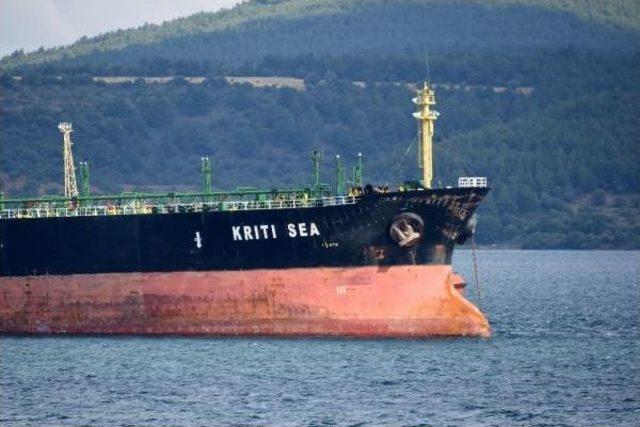 Yunan Bayraklı Tanker Çanakkale Boğazı'nda Karaya Oturdu