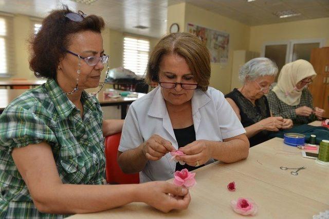 Çiğli’de Sanat Kurslarına Yoğun İlgi