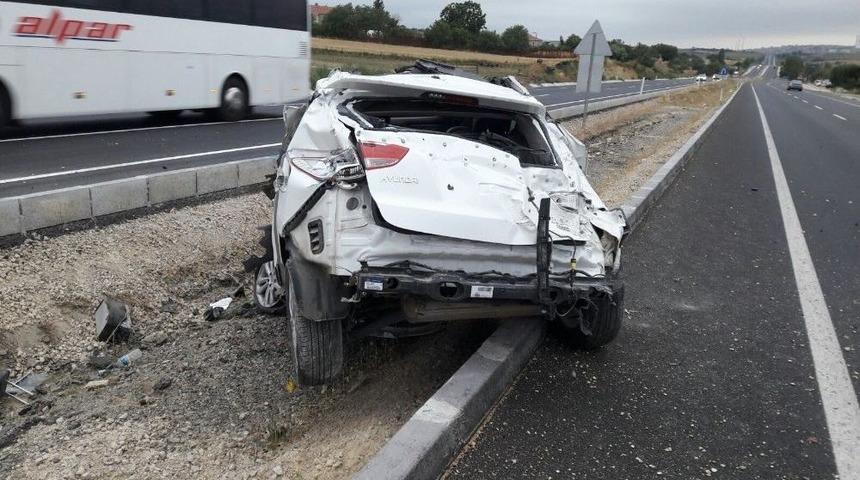 Otomobil Takla Attı: 4 Yaralı