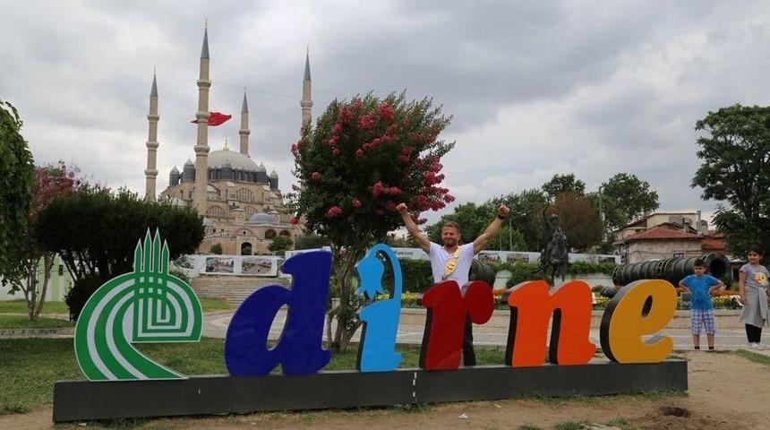 G&uuml;rkan&rsquo;dan Başpehlivan Balaban&rsquo;a Kırkpınar Almanağı