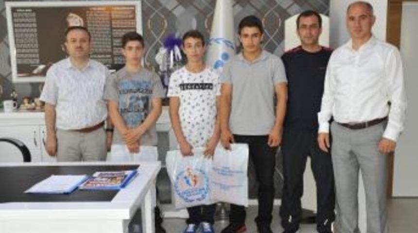 Gen&ccedil; Halterciler, Rize&rsquo;de Yapılacak Olan T&uuml;rkiye Şampiyonası &Ouml;ncesinde &lsquo;altın&rsquo; S&ouml;z&uuml; Verdiler