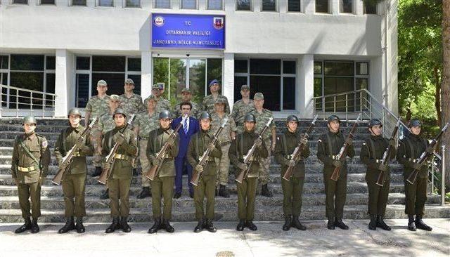 Vali Güzeloğlu, Tümgeneral Çitil’den Brifing Aldı