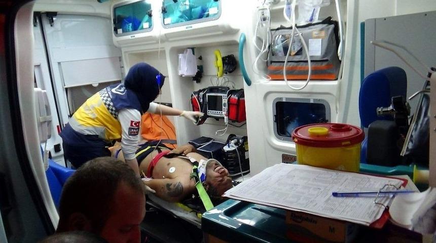 Havalandırma Boşluğuna D&uuml;şen İranlı M&uuml;lteci Ağır Yaralandı