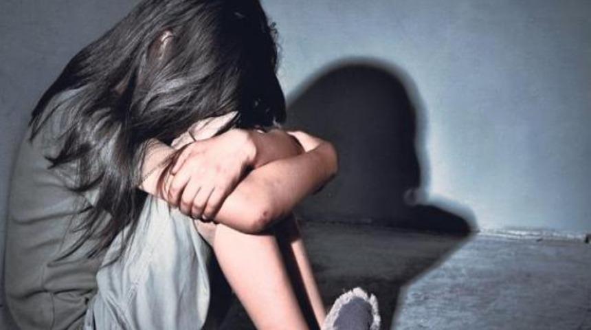 'Evde porno izliyor ve...'