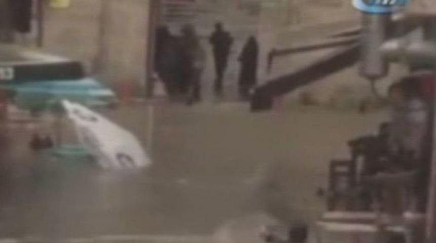 İstanbul&rsquo;da Esnaf İşe Y&uuml;zerek Gitti