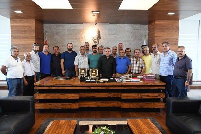 Konyaaltı&rsquo;nın En İyi Pazarcılarına Plaket 1