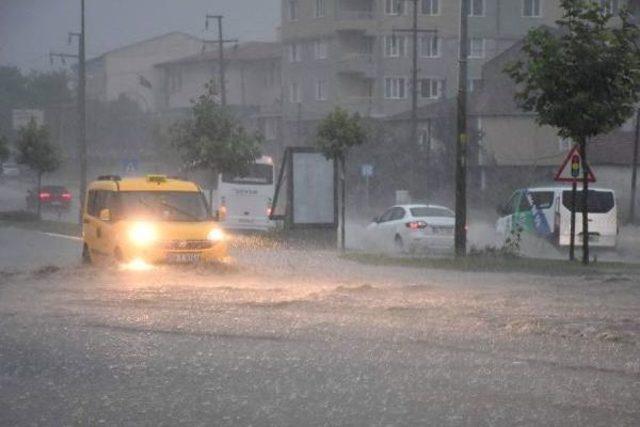 Trakya'da Sağanak Yağış Etkili Oldu