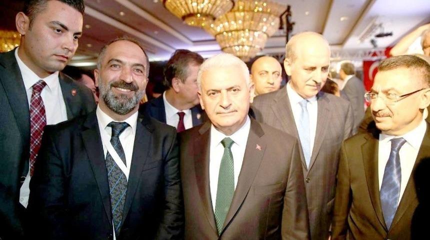 Erzurumlu Gazeteci &Ouml;z&uuml;nal &Ouml;d&uuml;l&uuml;n&uuml; Aldı