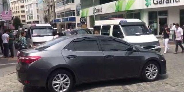 Chp li Pekşen den Kaymakamlık Aracının Caddeye Park Edilmesine Tepki 1