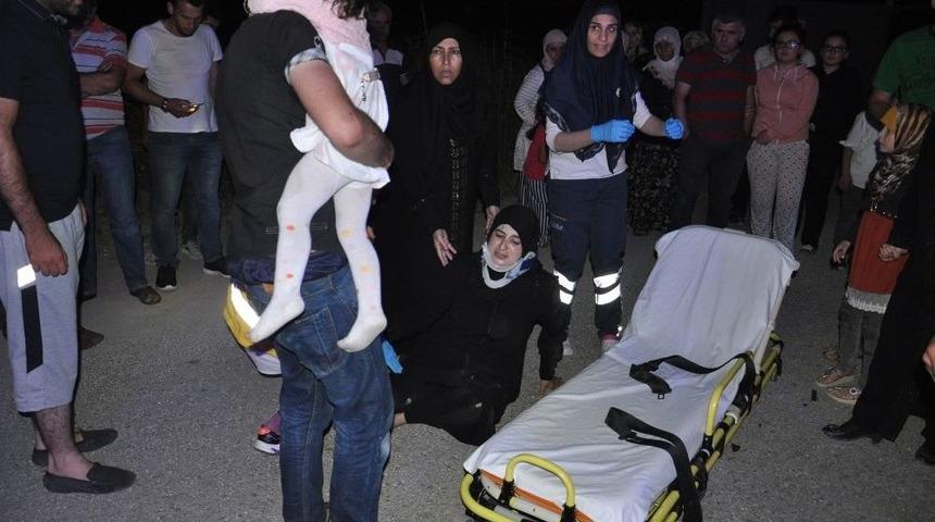 Elektrikli Bisiklete Kamyonet &Ccedil;arptı: 3 Yaralı