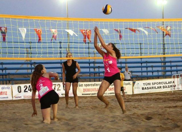 Manavgat Plajlarında Voleybol Fırtınası Esecek