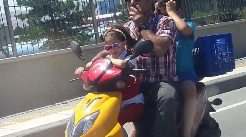 Motosiklette Tehlikeli Yolculuk