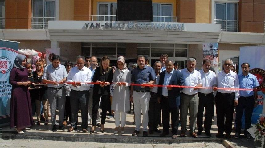 Tuşba&rsquo;da &rsquo;el Emeği G&ouml;z Nuru&rsquo; Sergisi