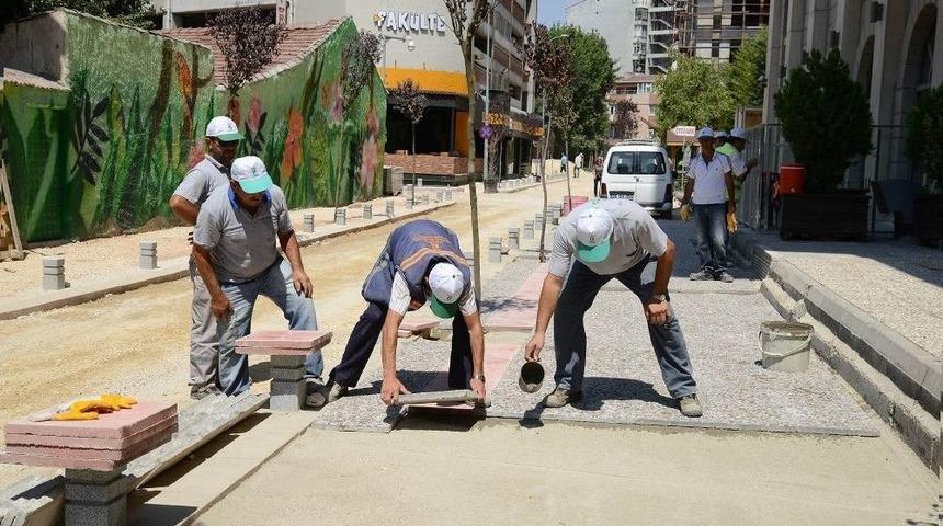 Fen İşleri Ekipleri T&uuml;m Tepebaşı&rsquo;nda