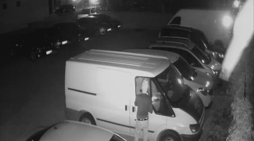 Cezaevi Firarisi Oto Hırsızı İş Başında Yakalandı