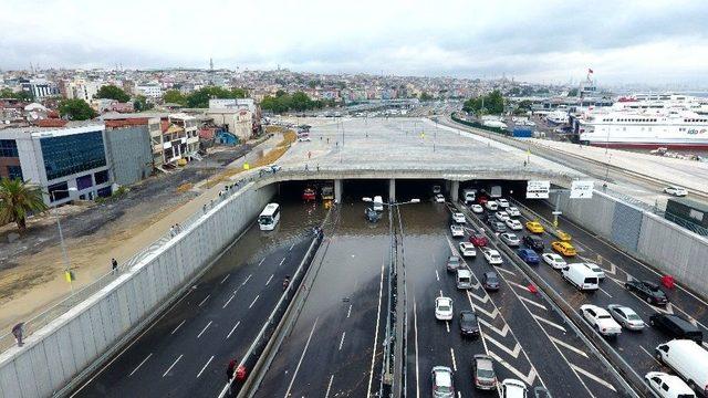 Avrasya Tünel Girişindeki Su Birikintisi Havadan Görüntülendi